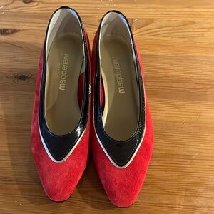 Vintage 80s California Magdesians Red, black ,and Gold Pumps 9W